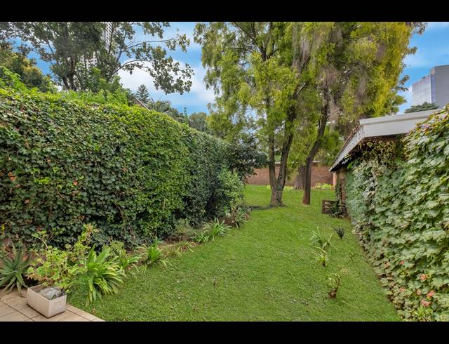 1.5 BEDROOM APARTMENT FOR SALE IN SANDOWN